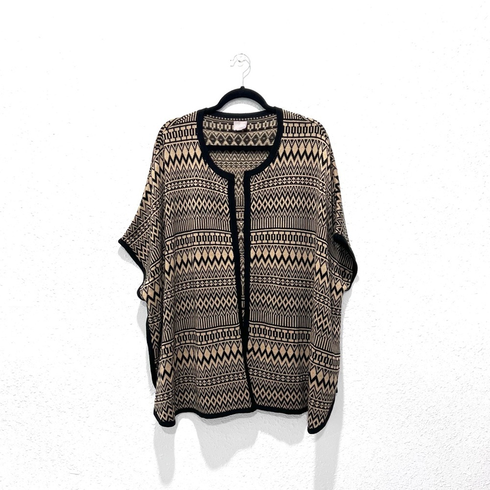 Chico's Black and Tan Patterned Knit poncho OS‎